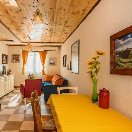 Guest House Luna Virpazar Εξωτερικό φωτογραφία