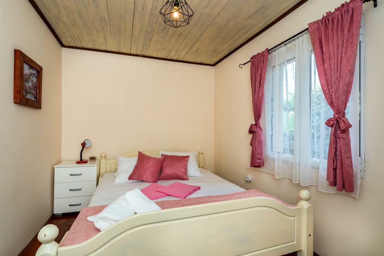 Guest House Luna Virpazar Εξωτερικό φωτογραφία