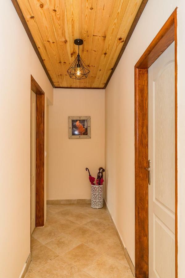 Guest House Luna Virpazar Εξωτερικό φωτογραφία