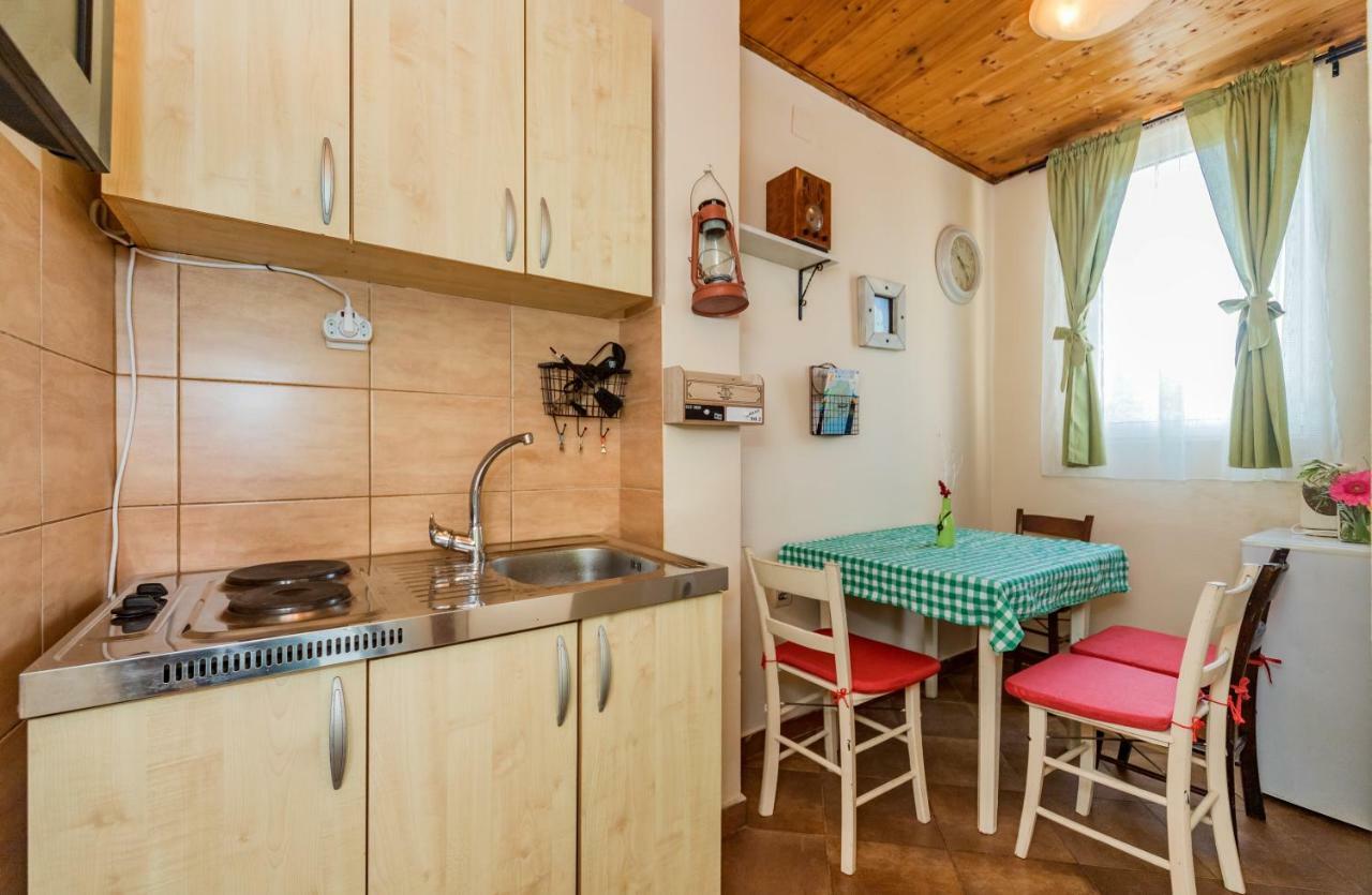 Guest House Luna Virpazar Εξωτερικό φωτογραφία